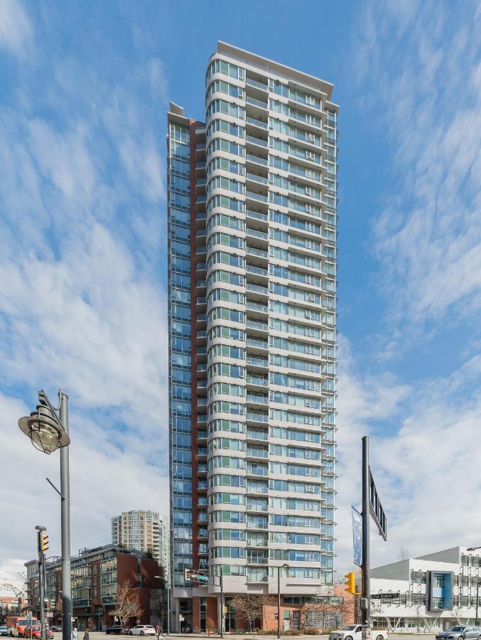 Gardenview Modern Condo With Parking, Gym, Pool, Ac Vancouver Luaran gambar